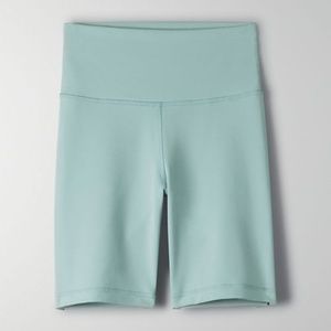 NWT - Aritzia TnaLIFE Atmosphere Super-HiRise 7" Short in Sage Stone (size S)